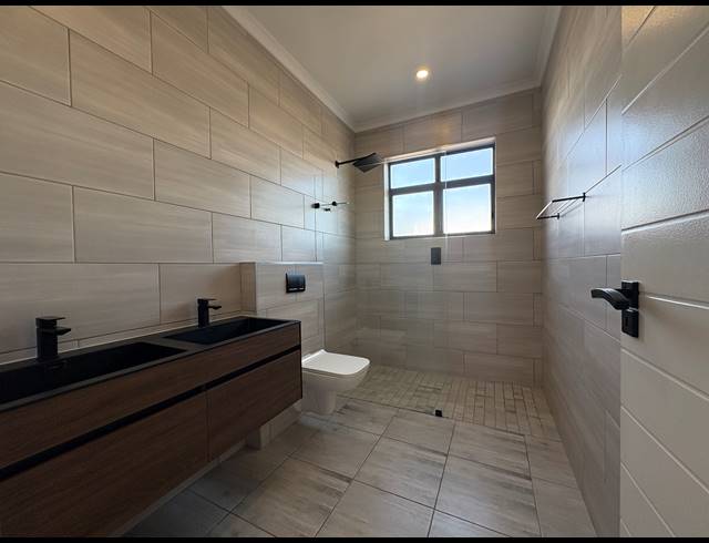 3 BEDROOM HOUSE FOR SALE IN SANDOWN